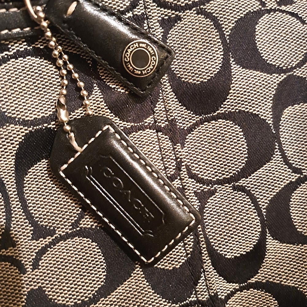 Coach Bag - Picture 7 of 9